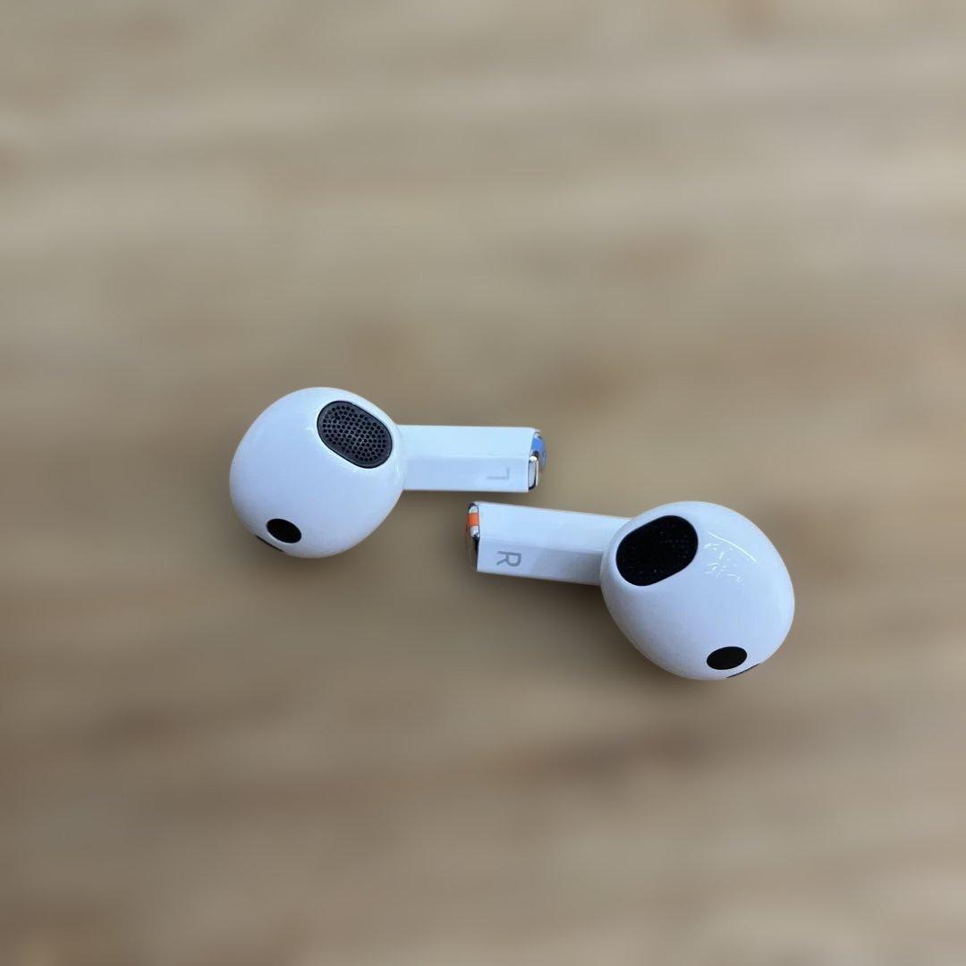 美品 Samsung Galaxy Buds3 ワイヤレスイヤホン ホワイト