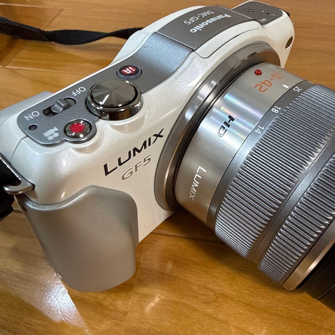 Panasonic LUMIX DMC-GF5 ダブルズームレンズキット