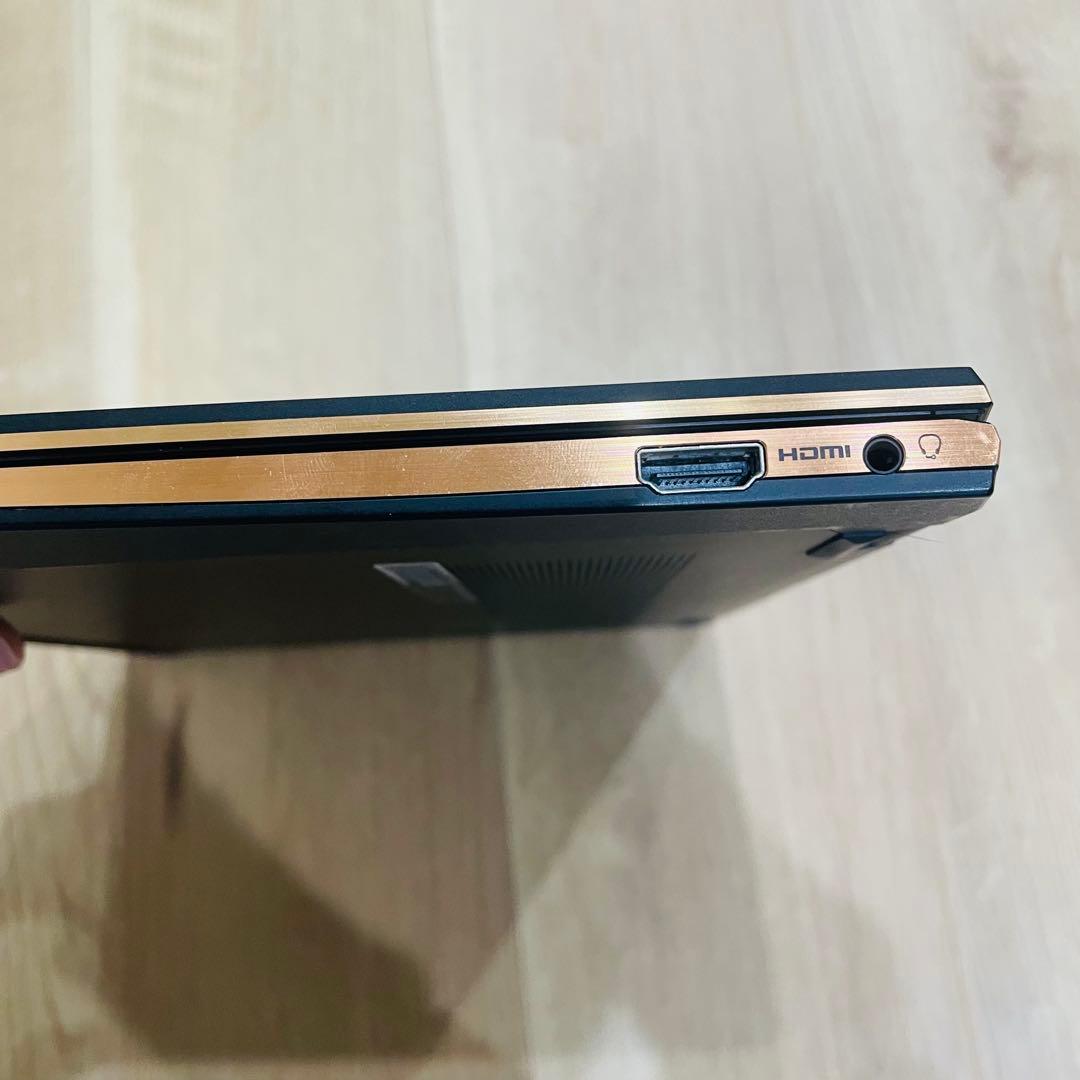 MSI Summit E13 Flip Evoタッチペン、ACアダプタ