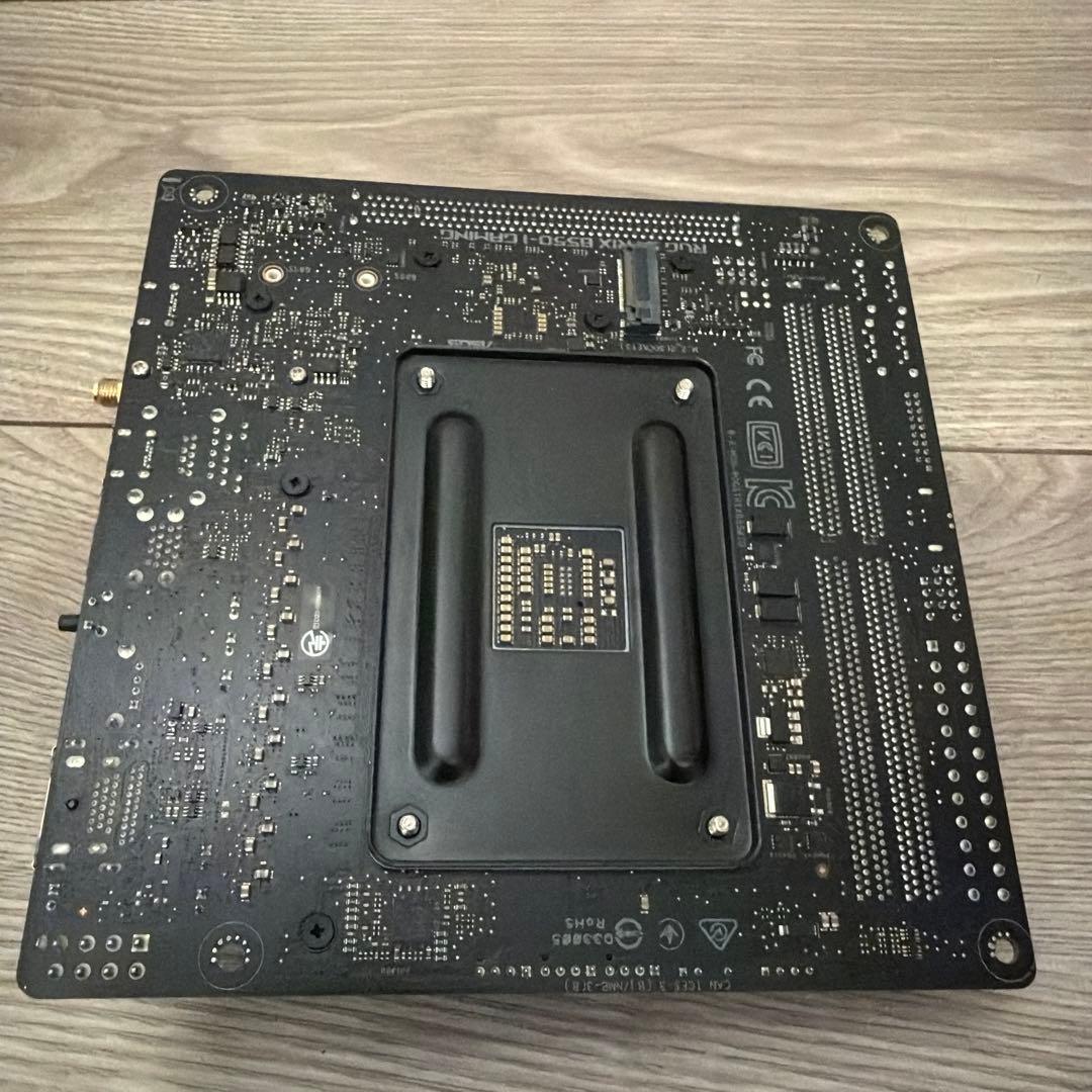 ASUS ROG STRIX B550-I GAMING マザーボード