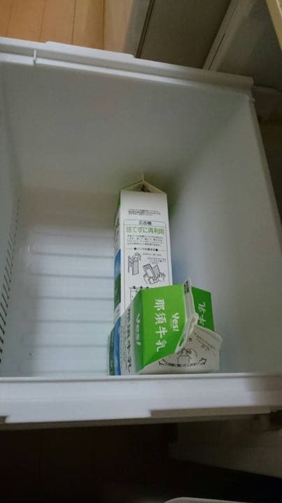 冷蔵庫　National NR-B140W-S 2段　一人暮らし用　コンパクト