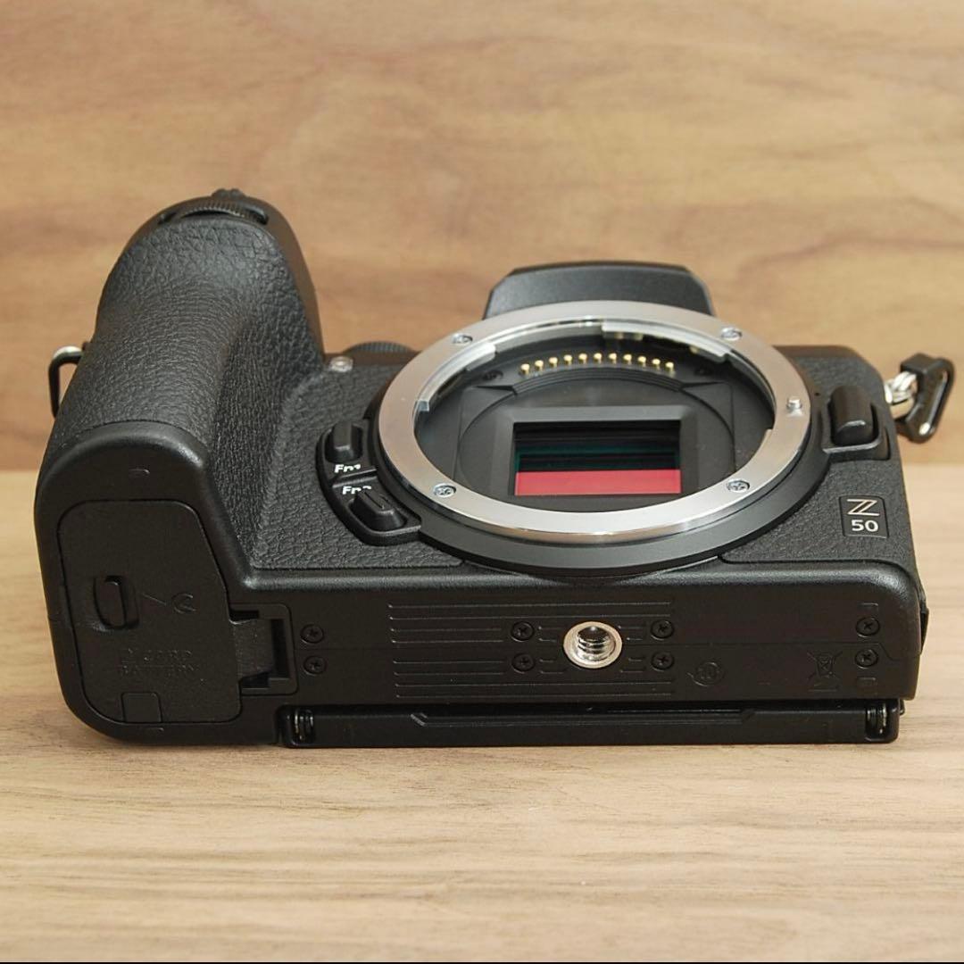 ★超綺麗品★Nikon Z 50 ミラーレス一眼 4K対応（本体）