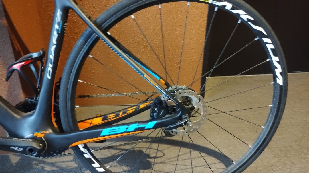 【美品】BH　クオーツQUARTZ　Disc　フルカーボン　105　油圧