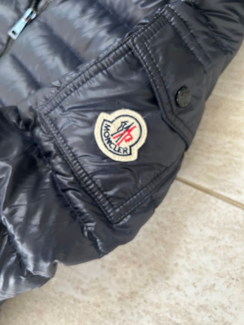 美品モンクレール MENTHEマント バーベル　ライトダウンS〜M