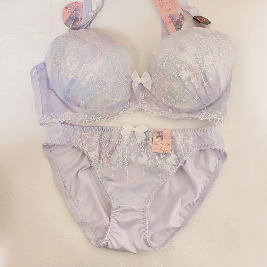 ブラ&ショーツ4点セット＋マッサージ器具