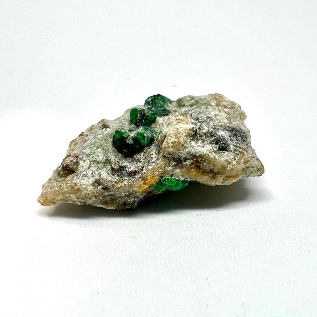 ヒマラヤ産 エメラルド原石