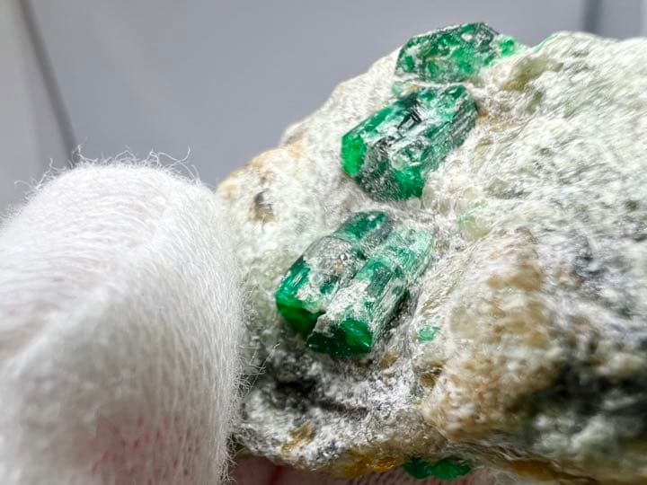 ヒマラヤ産 エメラルド原石