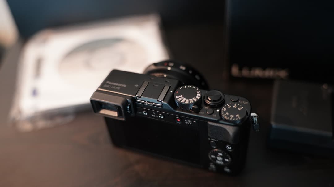 Panasonic　LUMIX　LX100　ブラック