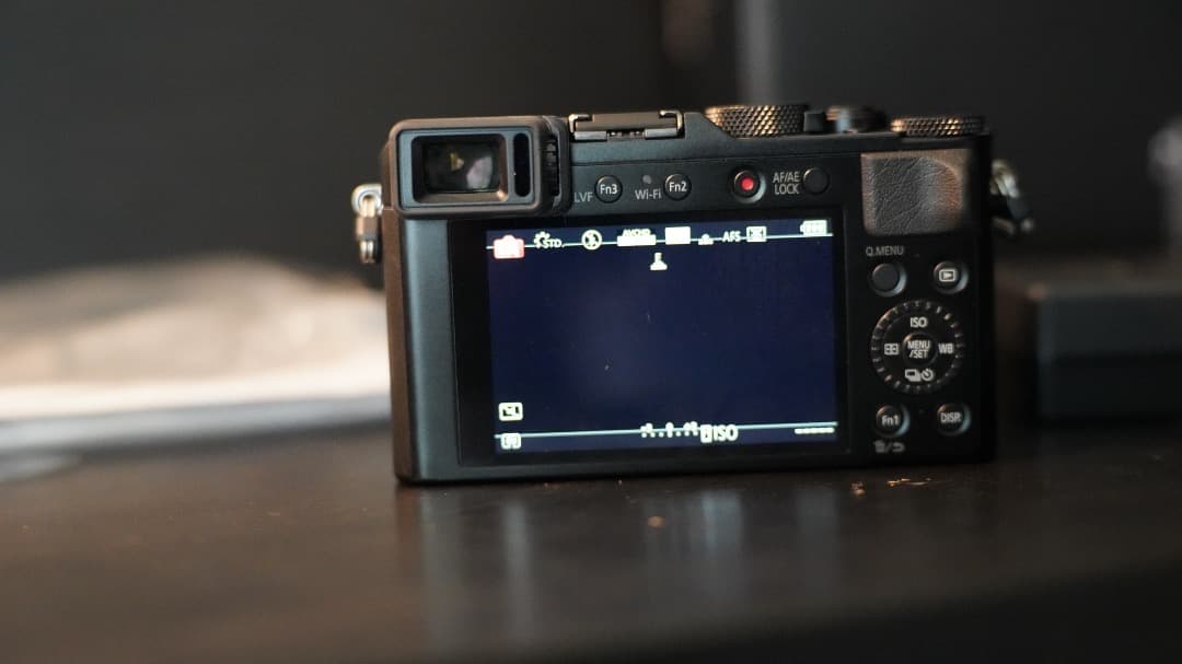 Panasonic　LUMIX　LX100　ブラック