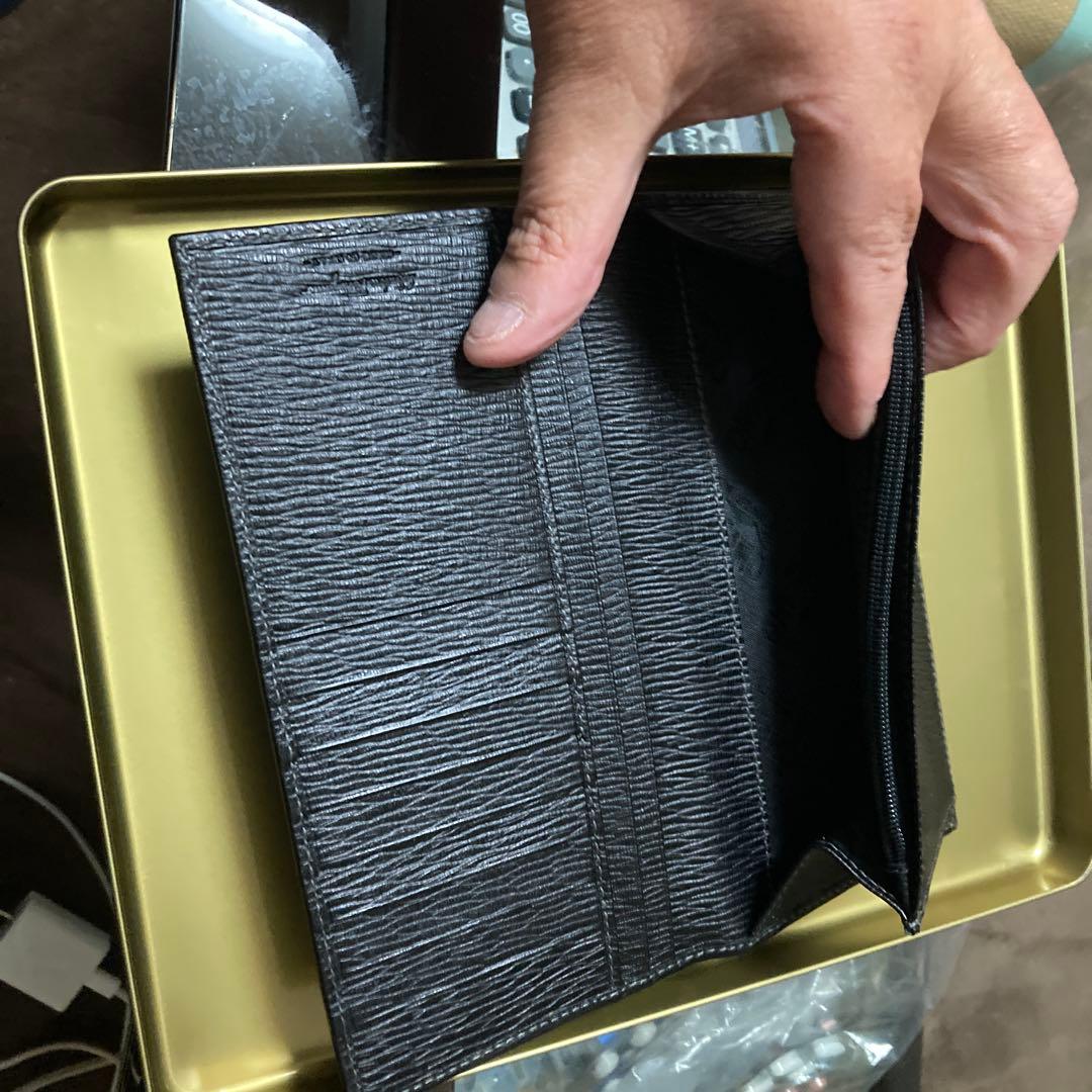 フェラガモメンズ長財布