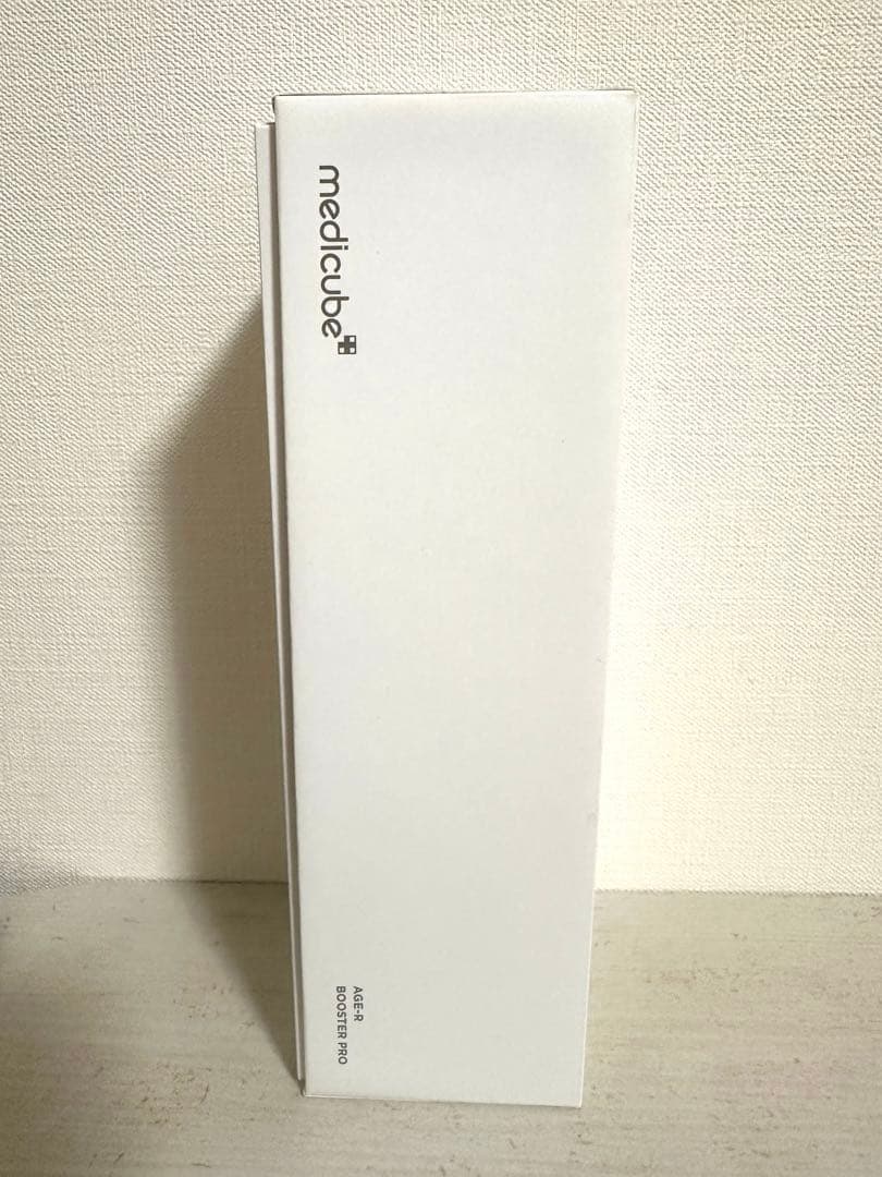 【 medicube AGE-R BOOSTER PRO 】　美顔器