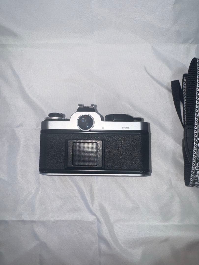 Nikon FE2 シルバー フィルムカメラ 一眼レフ 完動品