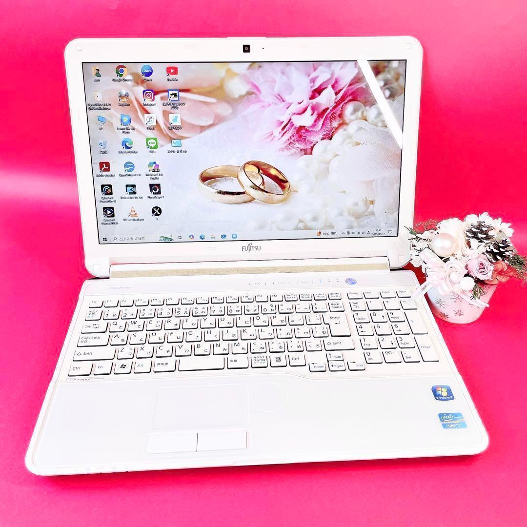 今だけ特別価格‼️Corei7✨️ブルーレイ✨️白ノートパソコン！快適SSDカメラ付き