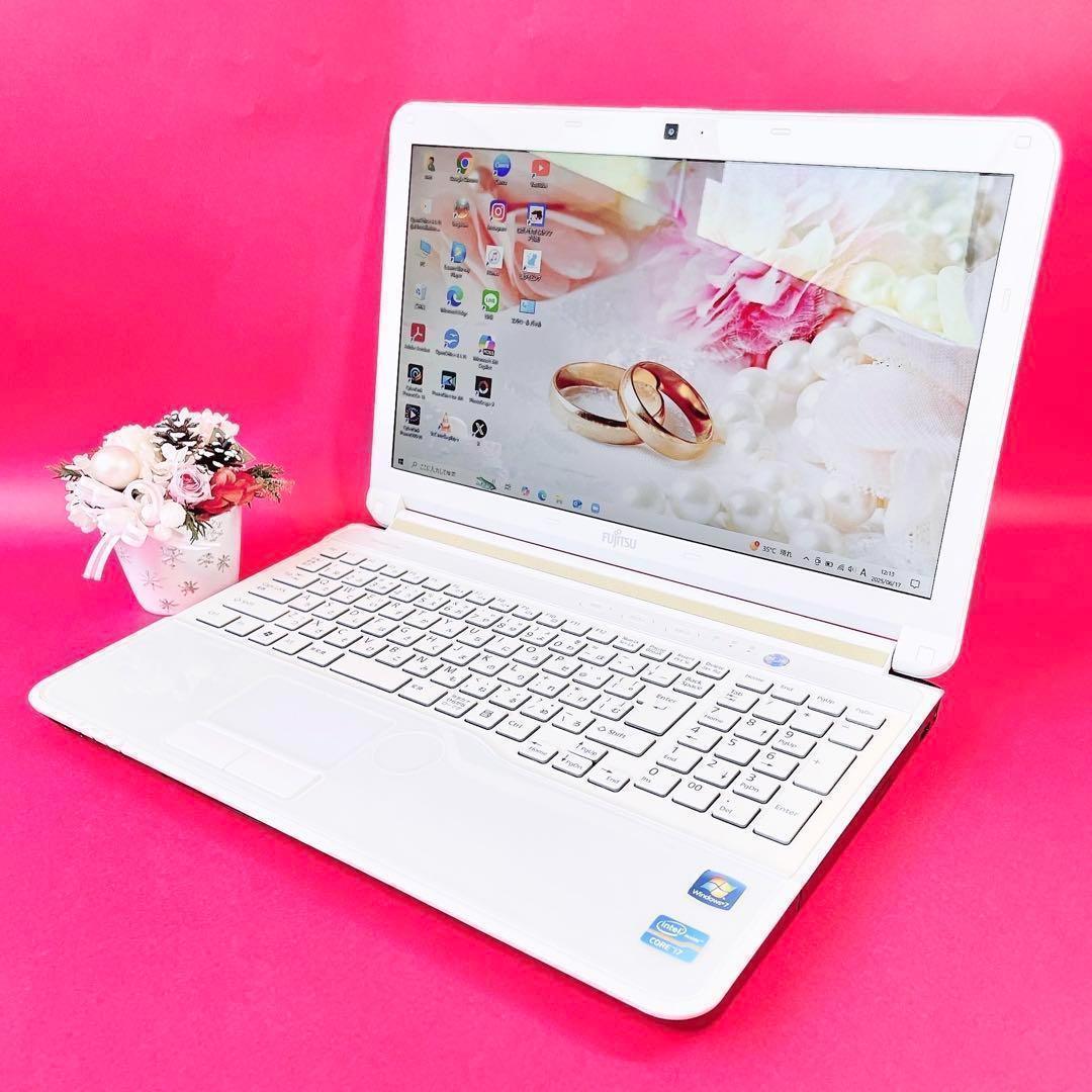 今だけ特別価格‼️Corei7✨️ブルーレイ✨️白ノートパソコン！快適SSDカメラ付き