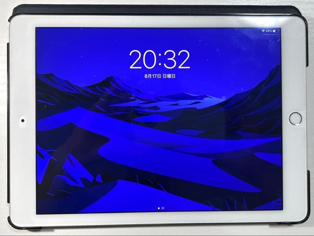 【美品】　iPad Air2 本体　フィルム、カバー付属