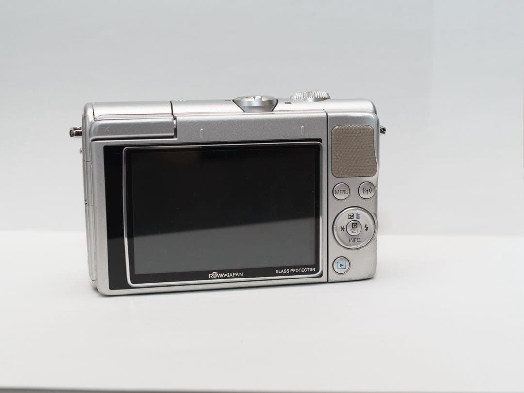 Canon EOS M100 グレー EF-M 22mm F2 STM