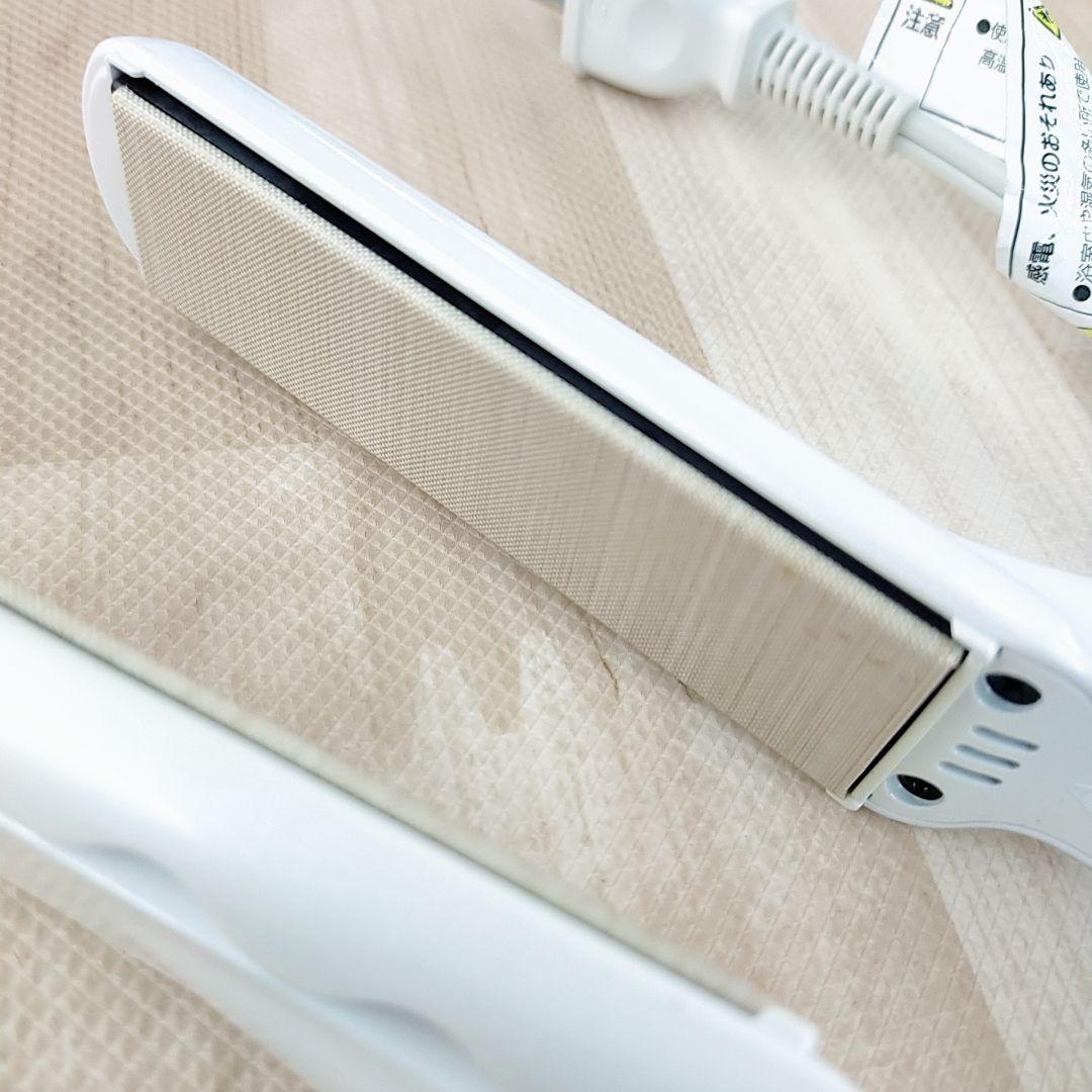 ほぼ未使用○KINUJO 絹女 ストレート アイロン ホワイト