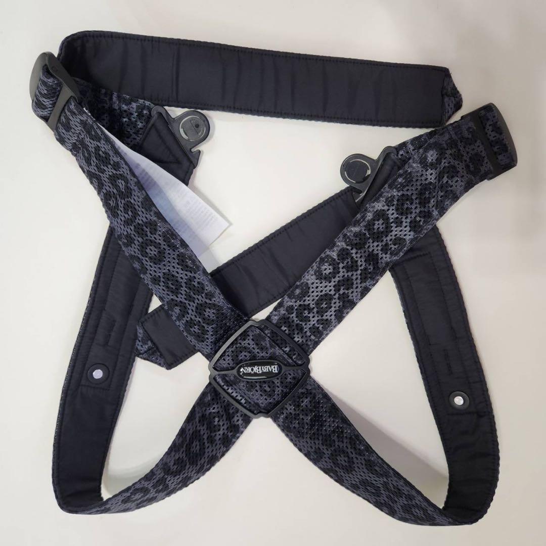 BABYBJÖRN ベビーキャリアミニ（抱っこ紐） レオパード柄