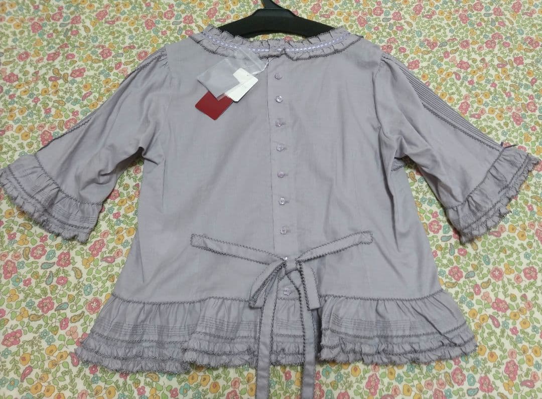 の*ん様 ピンクハウス　クレストフラワー刺繍ブラウス、壁紙模様スカート&バッグ、