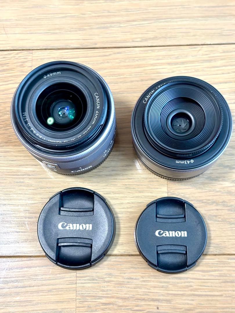 Canon EOS Kiss M ホワイト 2本レンズ マウントアダプター付