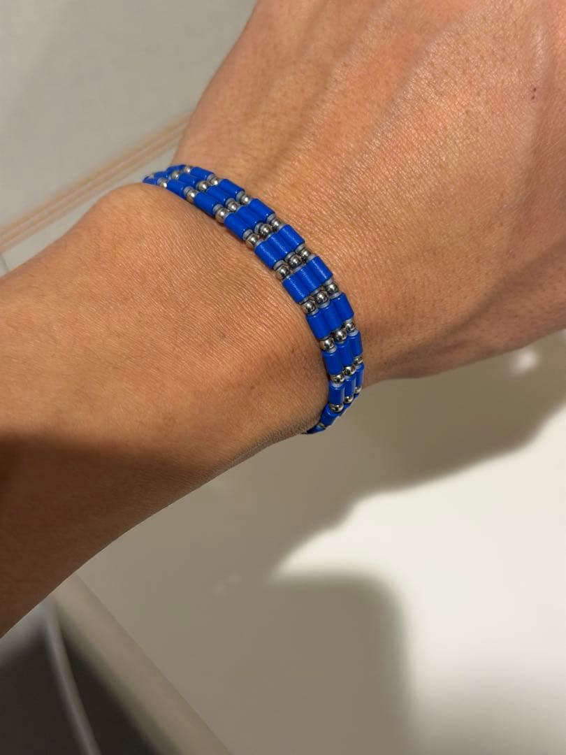 コアフォースループ 青色ネックレス