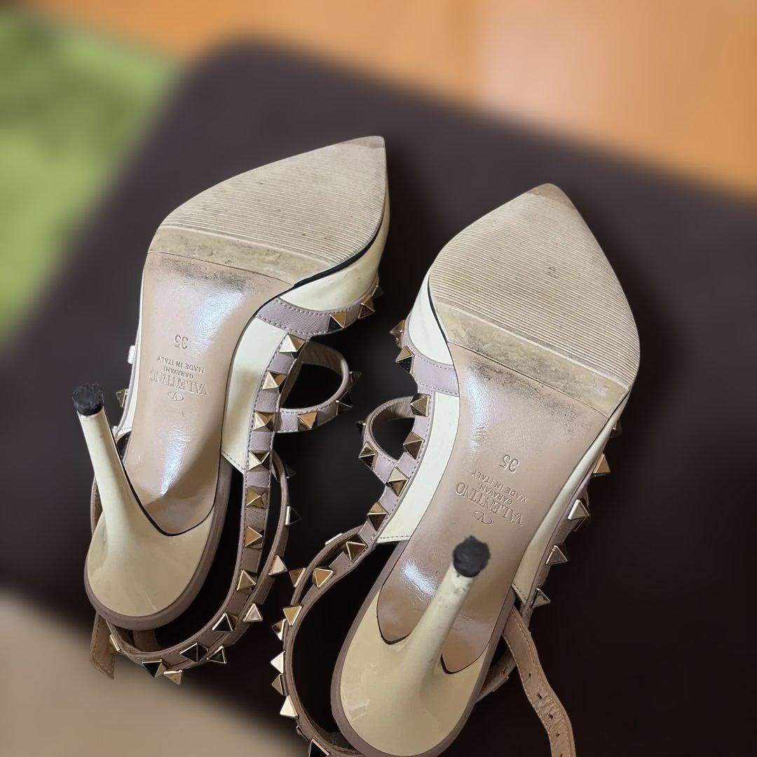 バレンティノ スタッズ付きパンプス