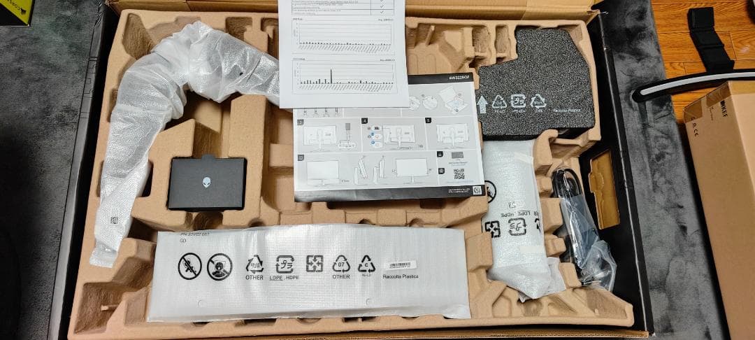 Dell AW3225QF 32インチ 曲面 QD-OLED ゲーミングモニター