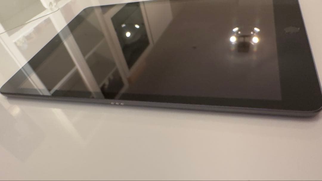 【美品】iPad 第7世代　32GB Wi-Fiモデル　キーボード付き