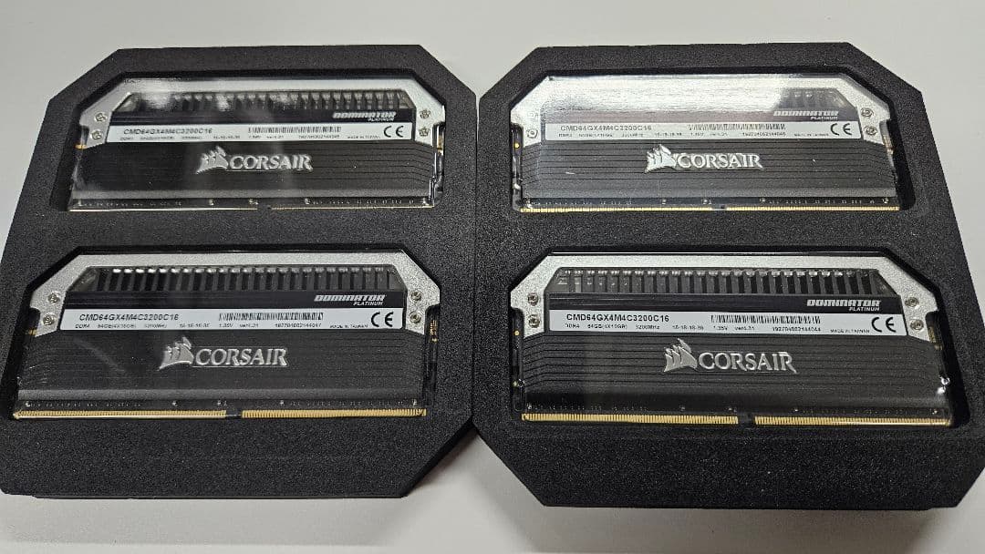 メモリー CORSAIR DOMINATOR PLATINUM 64GB DDR4