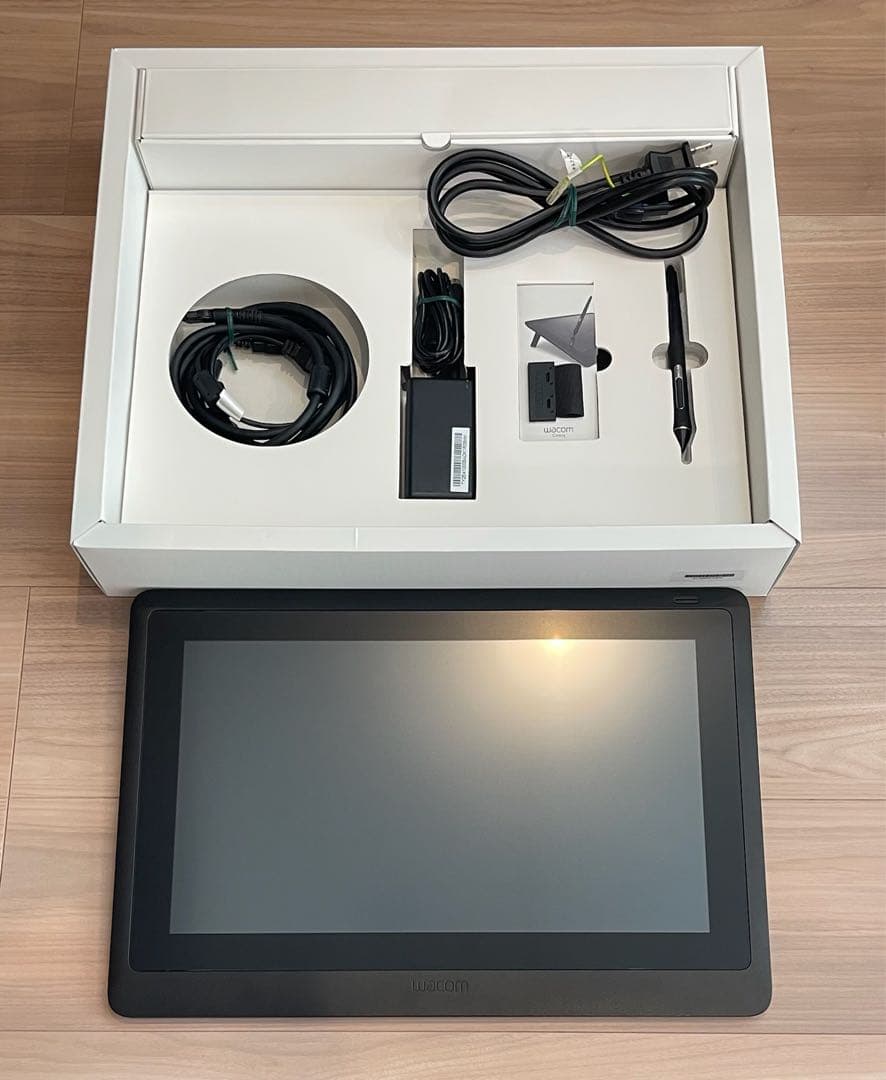 Wacom Cintiq 16 FHD DTK1660K1D ワコム　液タブ