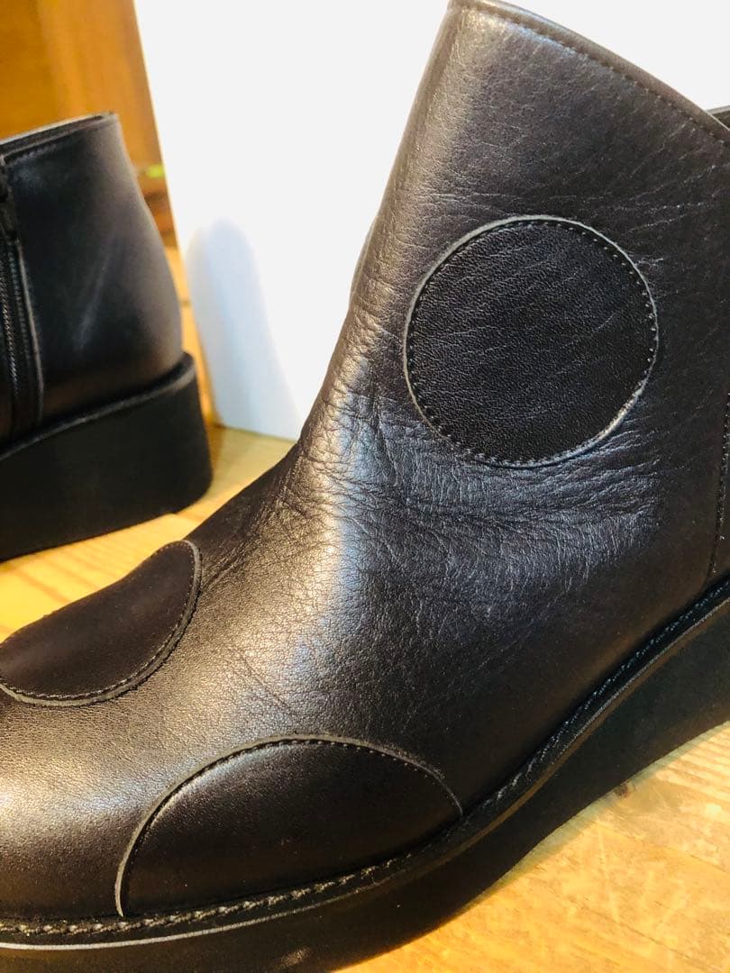 Qreal ★ ドット柄デザインショートブーツ革靴（新品タグ付）