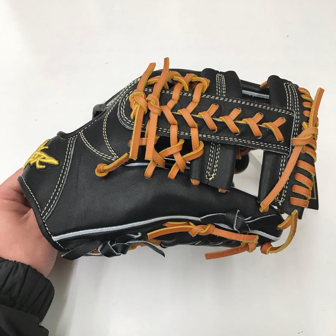 エールストーリー　限定直刺繍ラベル硬式グラブ　内野手用　型番不明