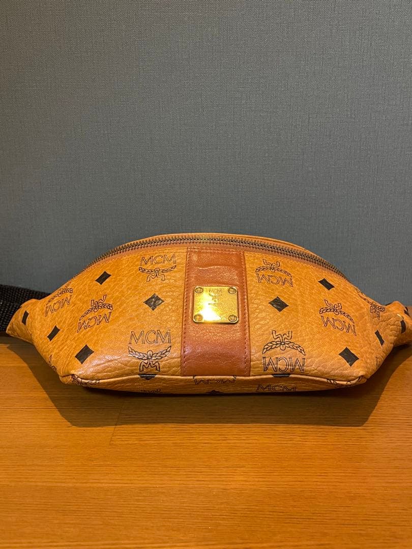 MCM エムシーエム　モノグラム レザー　ウエストポーチ　ボディバッグ