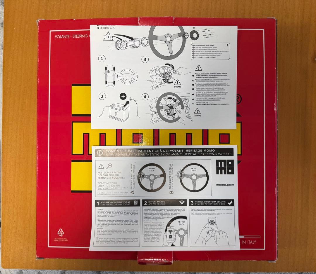 momo ステアリング ヴェローチェレーシング320mm