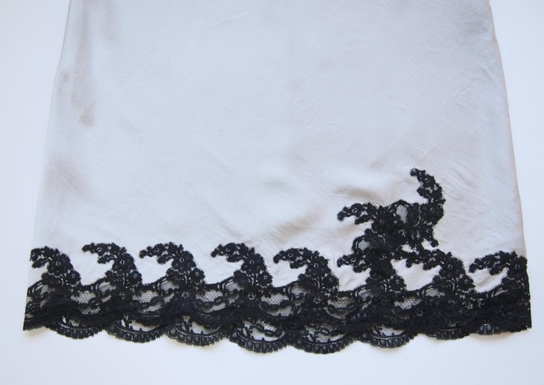 uri　シルクサテン100％レーススリップヴィンテージライトグレーシルバー