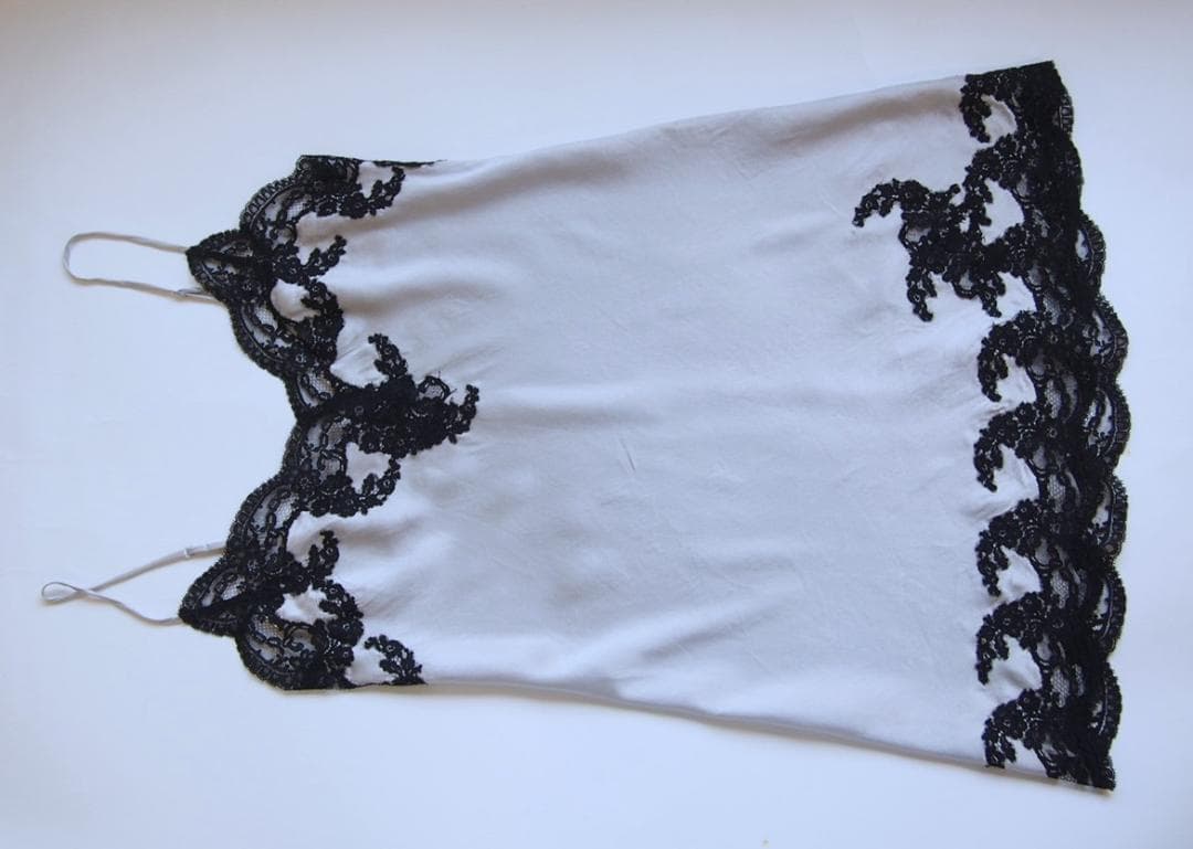 uri　シルクサテン100％レーススリップヴィンテージライトグレーシルバー