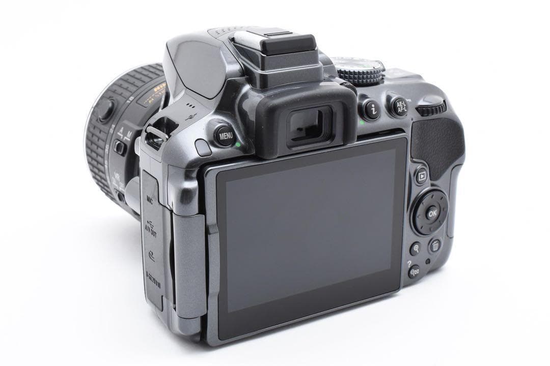 ニコン D5300☆一眼レフカメラ☆S数僅か200回☆Wi-Fi☆グレー