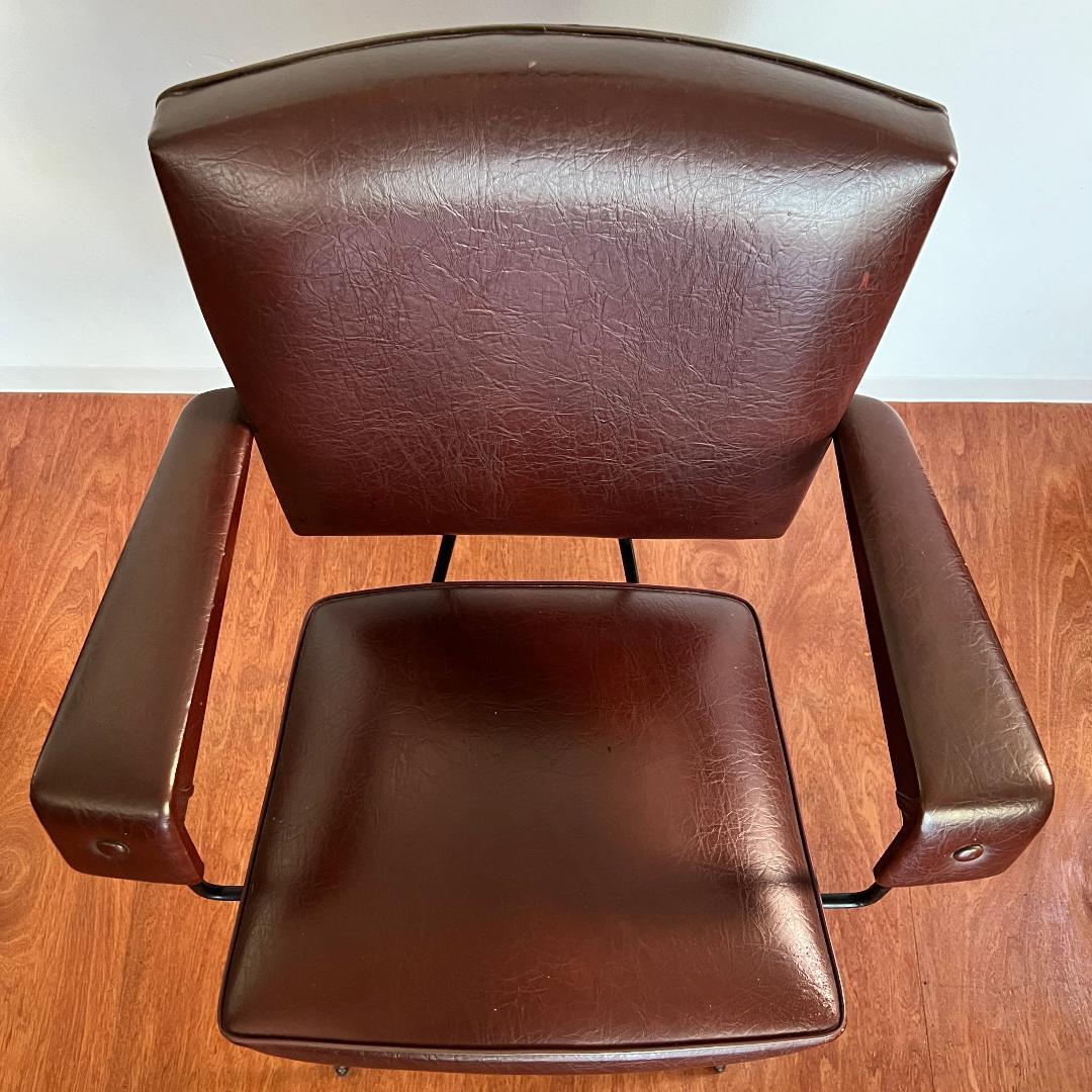 アームチェア　フランス　60年代　ラウンジチェア　ミッドセンチュリー　ビンテージ