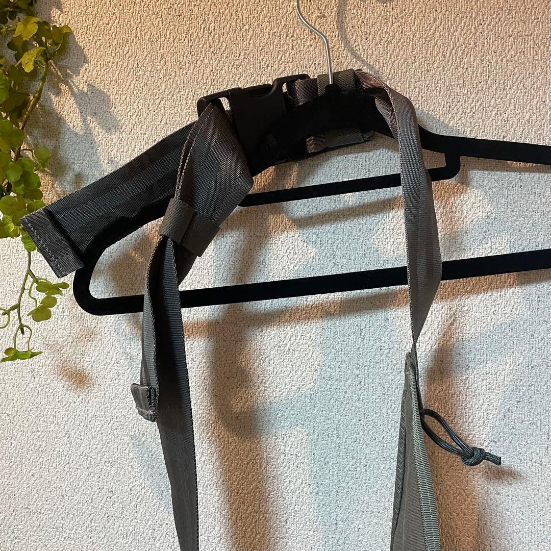 【BRIEFING】ボデイバッグ⭐︎カーキ色