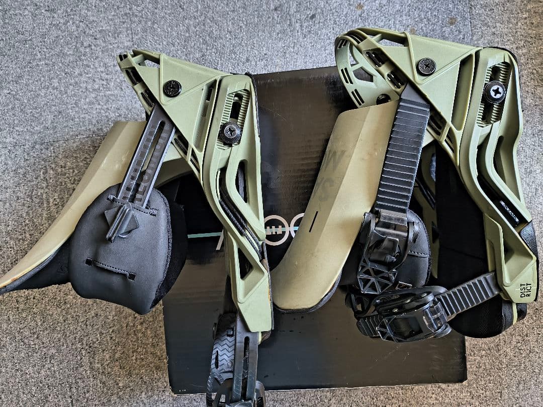 SALOMON サロモン DISTRICT ディストリクト Mサイズ