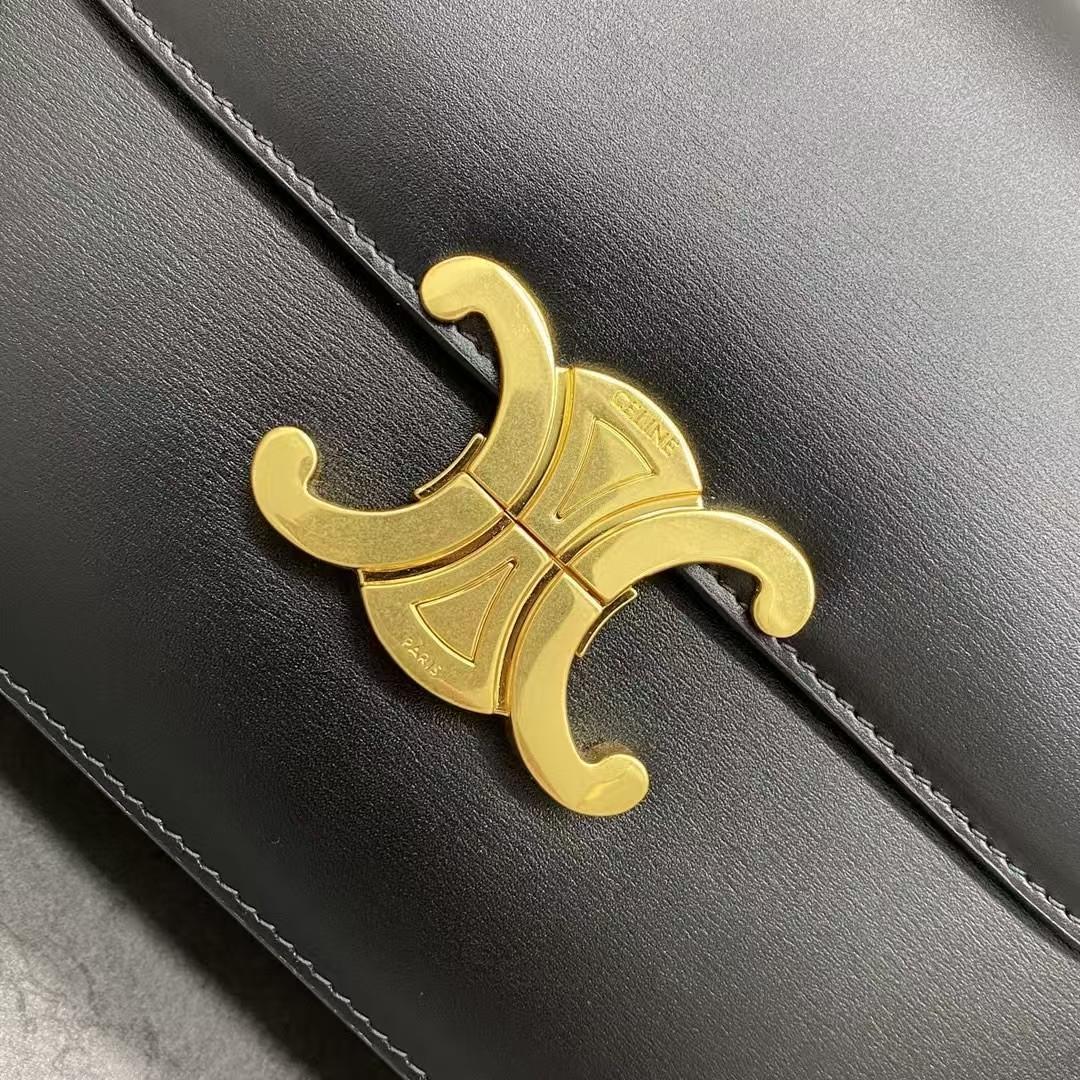 国内即発ノベルティ　ショルダーバッグ　ブラック　バッグ