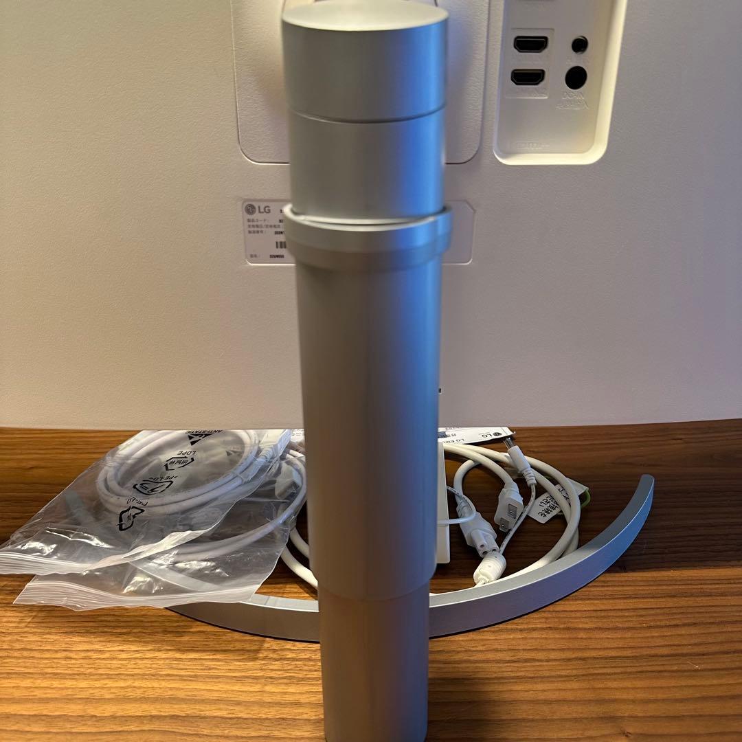 LG 31.5インチ 4Kディスプレイ 32UN550