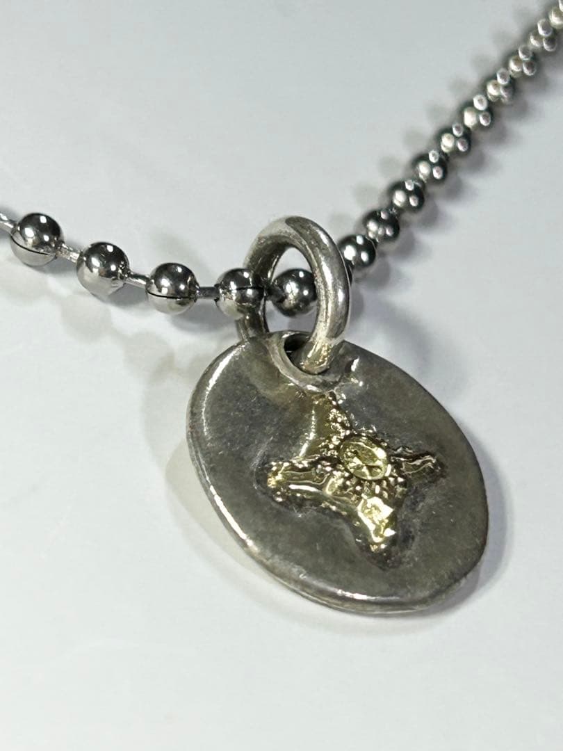 FIRST ARROW’s K18透かしマーク付メタル ペンダント ネックレス