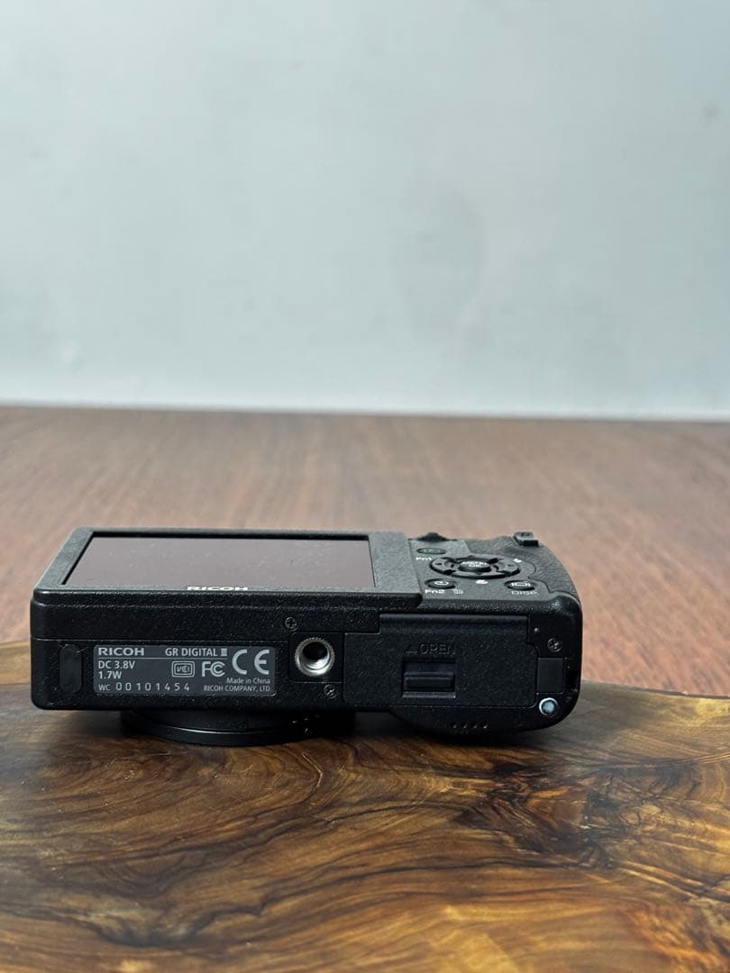 ショット数少ないです。RICOH GR DIGITAL III 美品