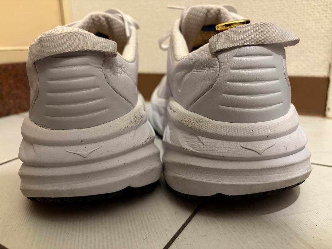 HOKA bondi sr ホワイト スニーカー