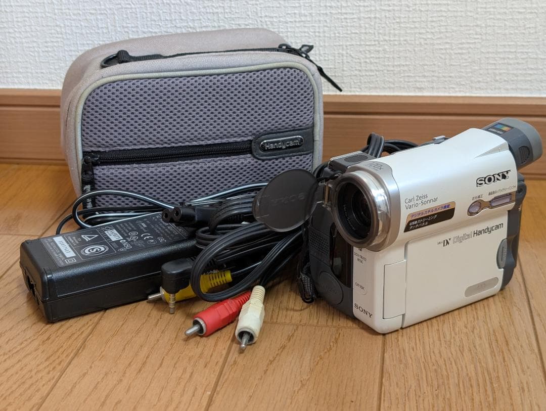SONY DCR-TRV22 ホワイト MiniDVビデオカメラ 動作品