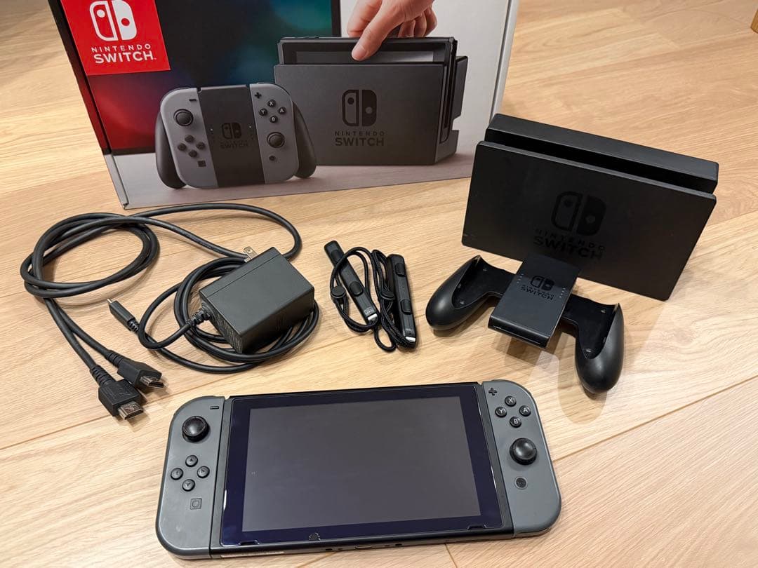 Nintendo Switch本体 箱付き 保護フィルム付き
