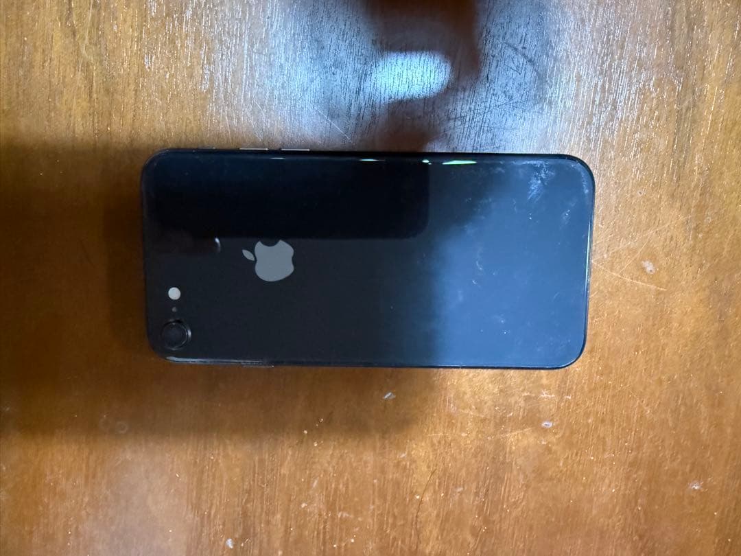 美品Apple iPhone 8 64GBブラック 本体バッテリー新品