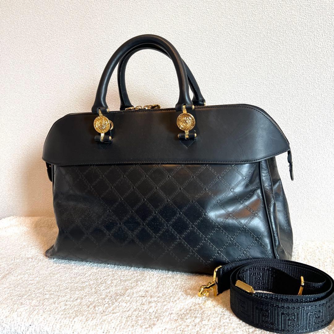 ヴェルサーチ　レザーボストンバッグ ゴールド　ベルト付き　レザー　ブラック