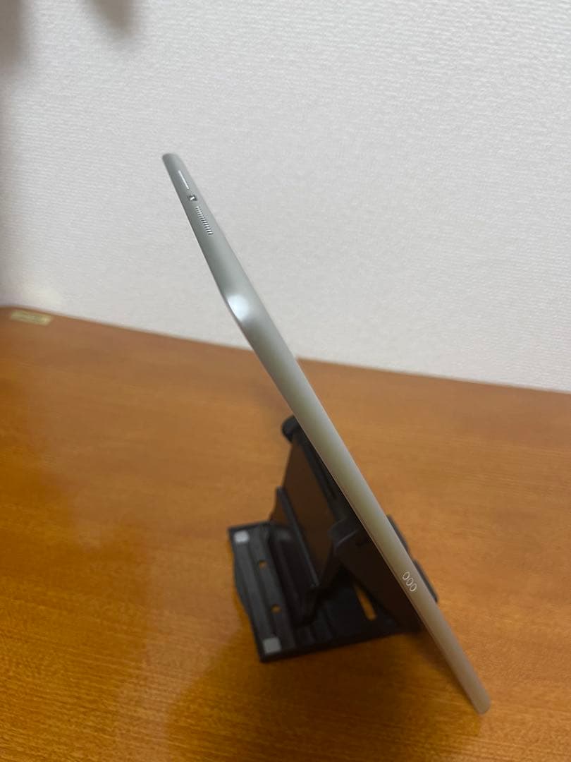 iPad 10.2インチ (第7世代) 32GB WiFi + セルラー